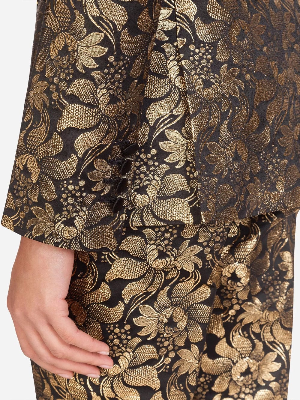 Dolce
Gabbana Double-Breasted Lamé Jacquard Jacket