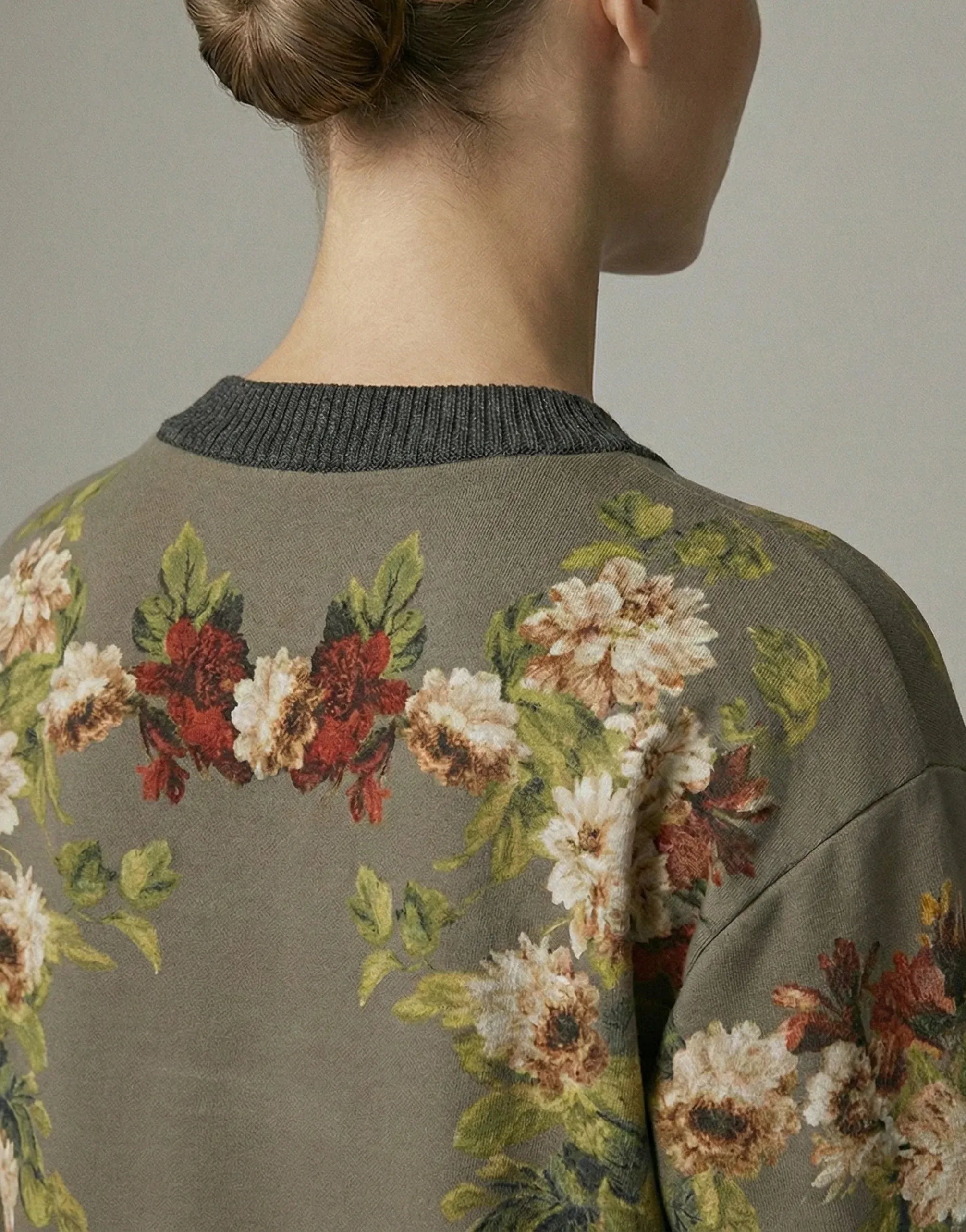 Dolce
Gabbana Enchanted Sicily Print Silk Sweater