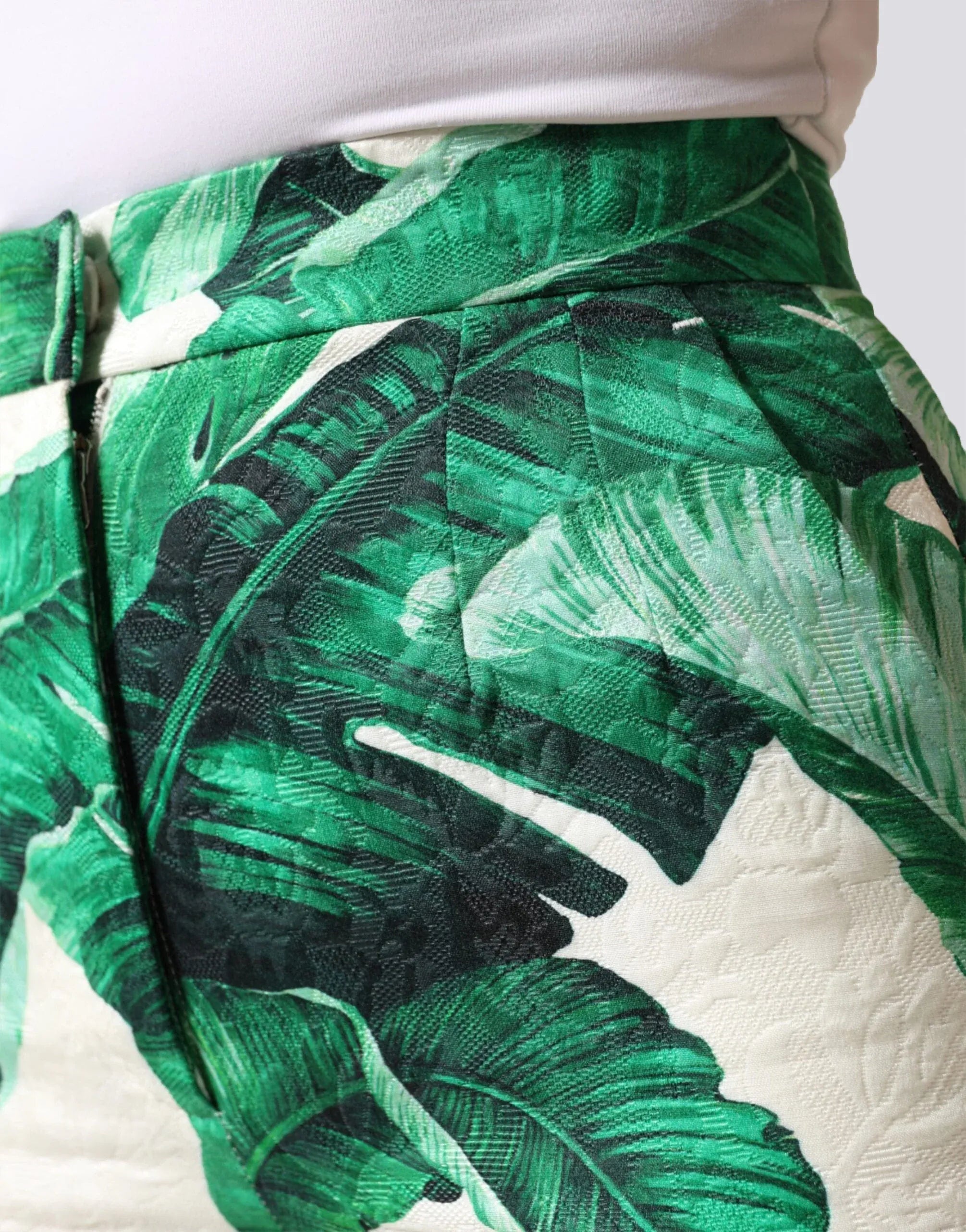 Dolce
Gabbana High-Waisted Banana Leaf Print Trousers