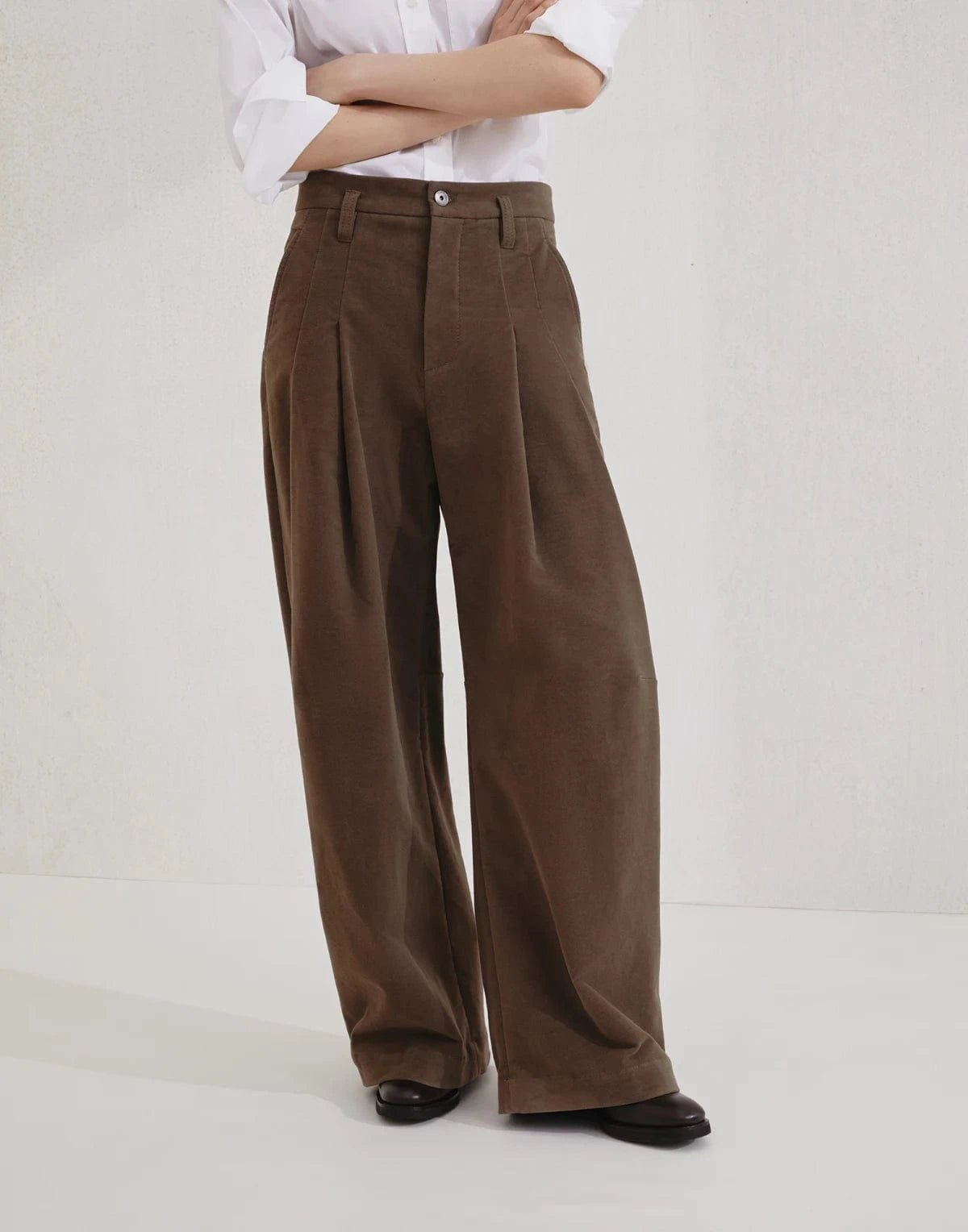 Brunello Cucinelli Stretch Cotton Barrel Trousers