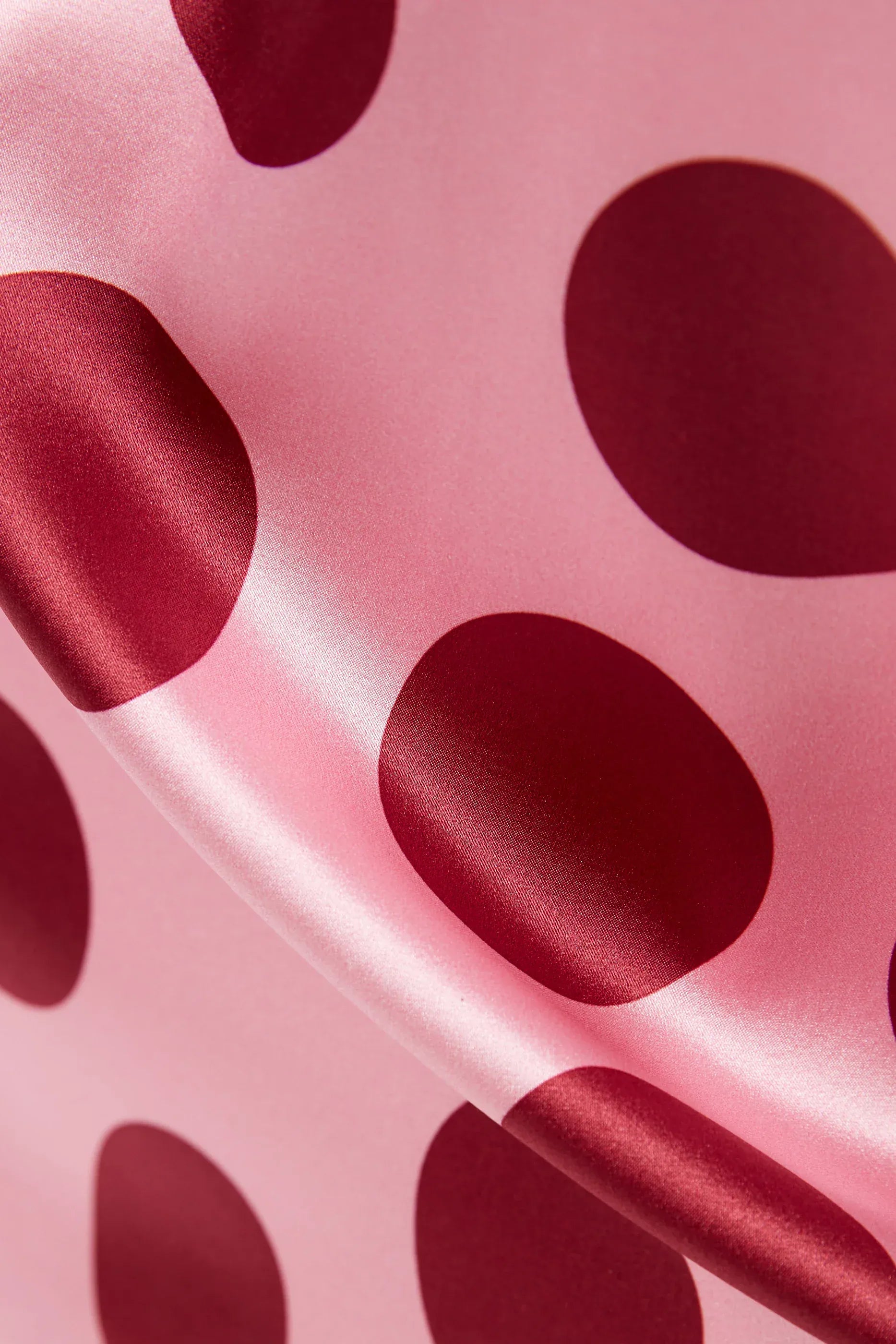 Dolce 
Gabbana Polka-Dot Silk Pencil Skirt